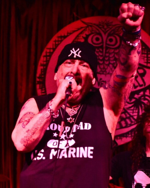 Punk legend Handsome Dick Manitoba (The Dictators) brought his all-star band to Three Links in Deep Ellum this weekend. Photos by Paul Salfen. handsomedickmanitoba thedictatorsnyc punkrock nyclegend threelinks deepellum paulsalfen livemusicphotography concertphotography dallastx